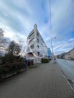 Pronájem bytu 3+kk(67m2) s lodžií a garážovým stáním, 4.NP, Pražská Třída, Hradec Králové- Kukleny - Fotka 3